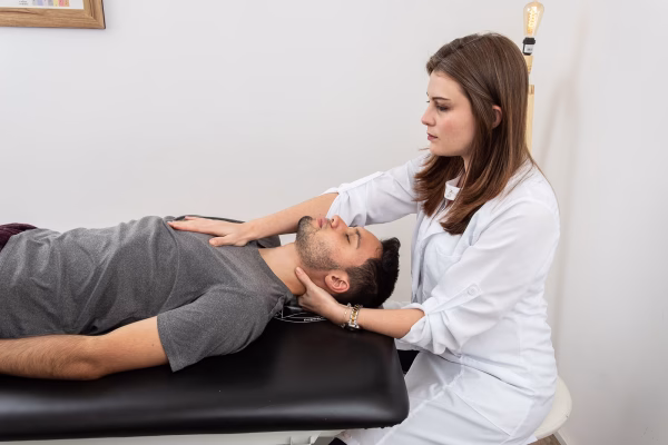 sessão de tratamento para hérnia de disco cervical